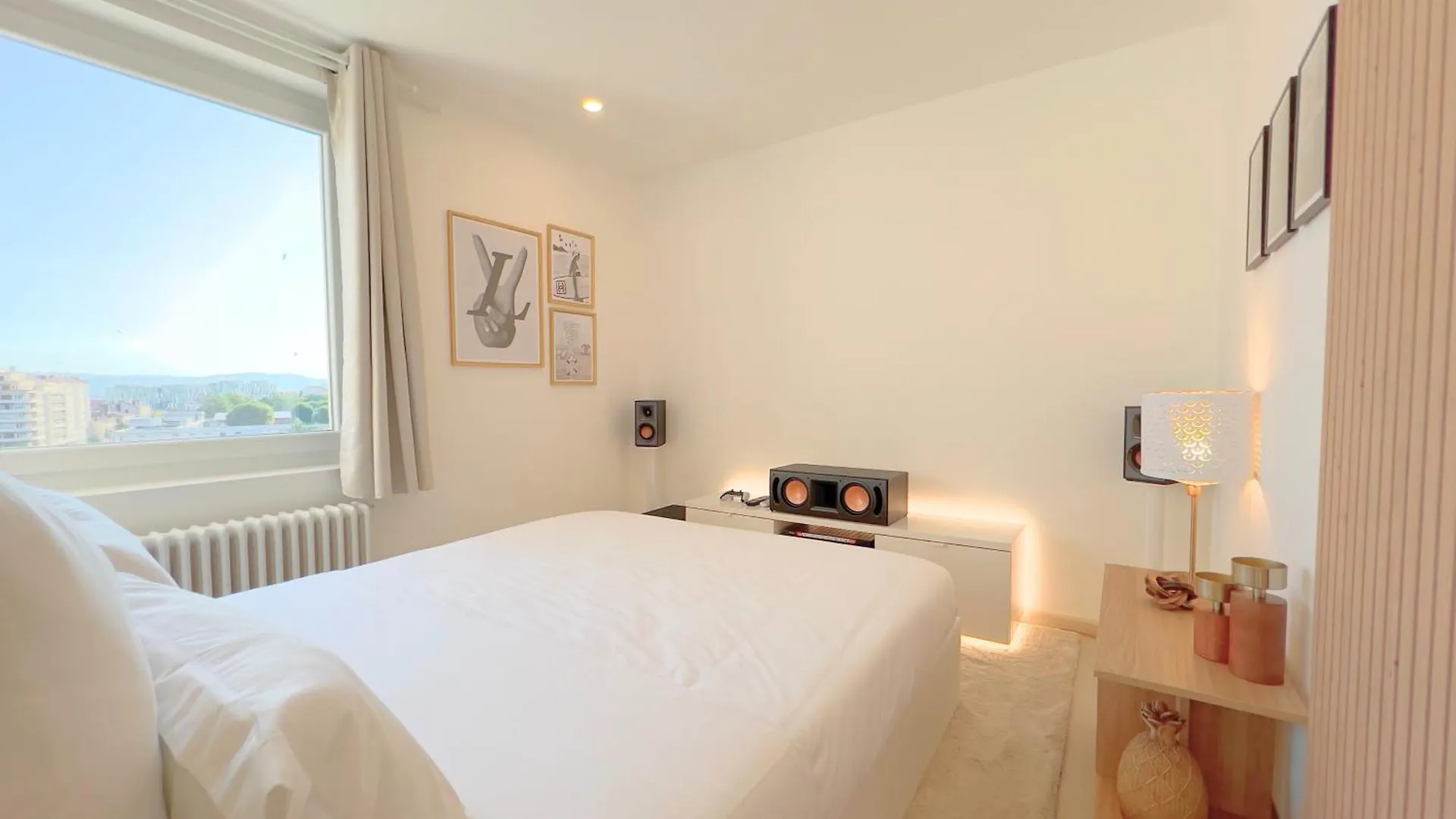 Ps5, Cinema & Jacuzzi - Skyline Luxe Apartment Saint-Etienne