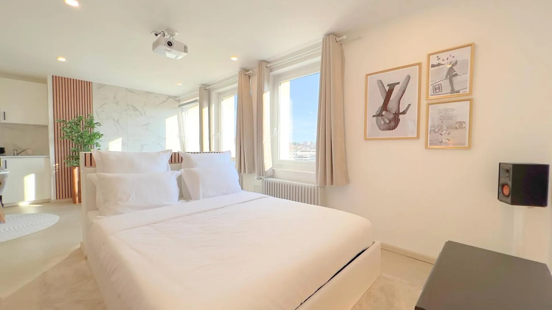 Ps5, Cinema & Jacuzzi - Skyline Luxe Apartment Saint-Etienne  0*, Saint-Etienne (Loire)